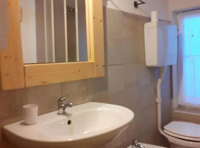 بيت ضيافة La Casetta Del Dahu 3*